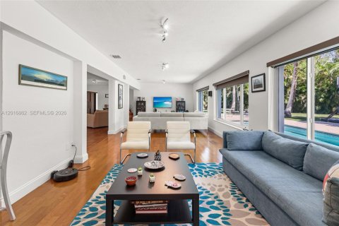Villa ou maison à vendre à Pinecrest, Floride: 5 chambres, 288.55 m2 № 2085405 - photo 20