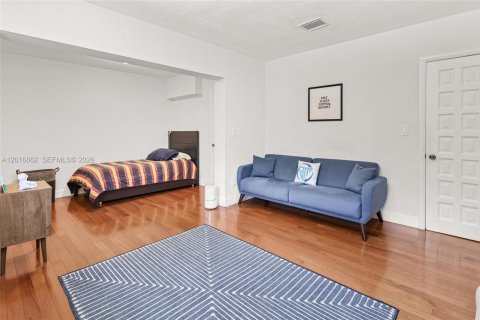Villa ou maison à vendre à Pinecrest, Floride: 5 chambres, 288.55 m2 № 2085405 - photo 23