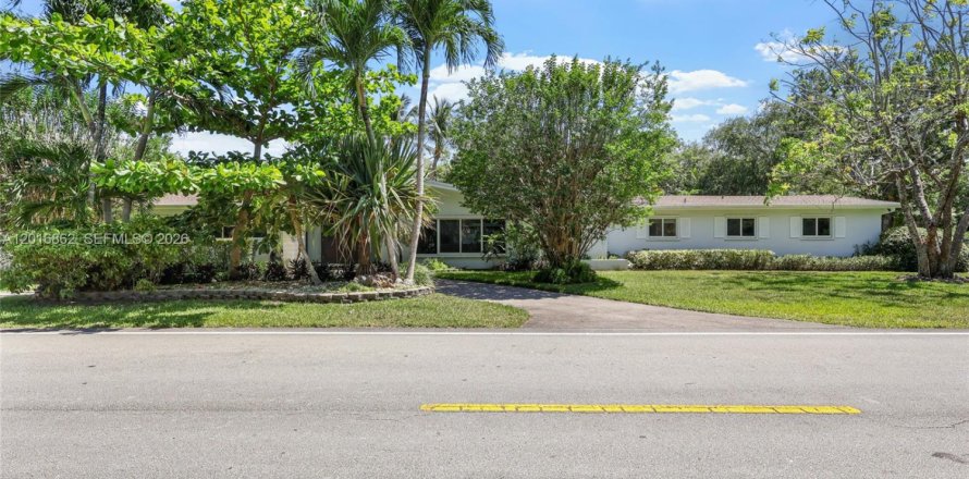 Villa ou maison à Pinecrest, Floride 5 chambres, 288.55 m2 № 2085405