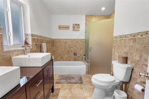 Villa ou maison à vendre à Pinecrest, Floride: 5 chambres, 288.55 m2 № 2085405 - photo 26