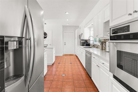 Villa ou maison à vendre à Pinecrest, Floride: 5 chambres, 288.55 m2 № 2085405 - photo 14