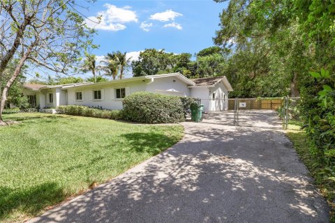 Villa ou maison à vendre à Pinecrest, Floride: 5 chambres, 288.55 m2 № 2085405 - photo 2