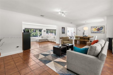 Villa ou maison à vendre à Pinecrest, Floride: 5 chambres, 288.55 m2 № 2085405 - photo 5