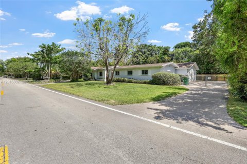 Villa ou maison à vendre à Pinecrest, Floride: 5 chambres, 288.55 m2 № 2085405 - photo 4
