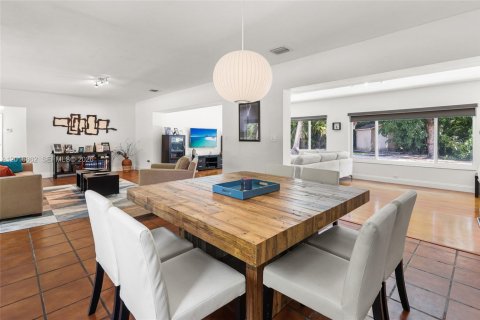 Villa ou maison à vendre à Pinecrest, Floride: 5 chambres, 288.55 m2 № 2085405 - photo 6