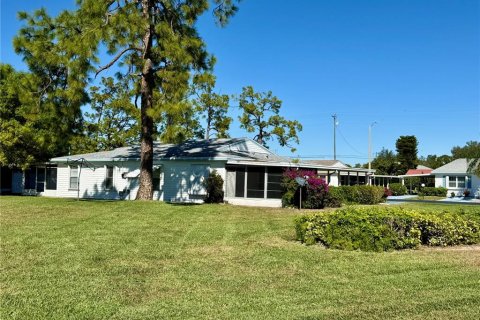 Casa en venta en Lehigh Acres, Florida, 2 dormitorios, 75.81 m2 № 2166678 - foto 3