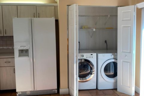 Adosado en venta en Tamarac, Florida, 3 dormitorios, 146.79 m2 № 1995392 - foto 3