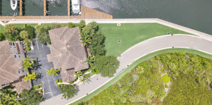 Condo in North Palm Beach, Florida, 3 bedrooms  № 1960593