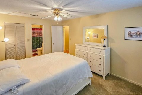 Condo in Saint Petersburg, Florida, 2 bedrooms  № 1904503 - photo 17
