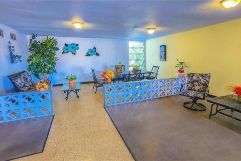 Condo in Saint Petersburg, Florida, 2 bedrooms  № 1904503 - photo 24