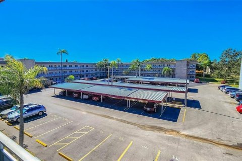 Condo in Saint Petersburg, Florida, 2 bedrooms  № 1904503 - photo 26