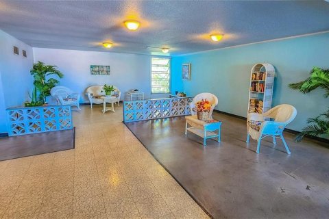 Condo in Saint Petersburg, Florida, 2 bedrooms  № 1904503 - photo 25