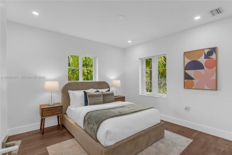 House in Coral Gables, Florida 4 bedrooms, 250.65 sq.m. № 2385531 - photo 27