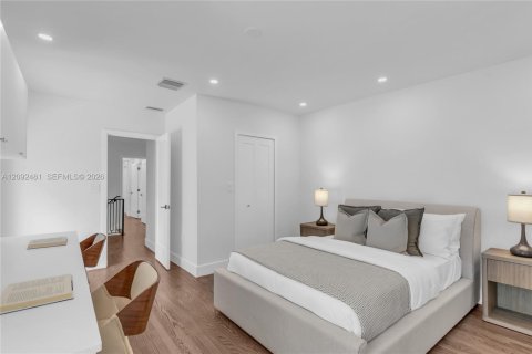 House in Coral Gables, Florida 4 bedrooms, 250.65 sq.m. № 2385531 - photo 22