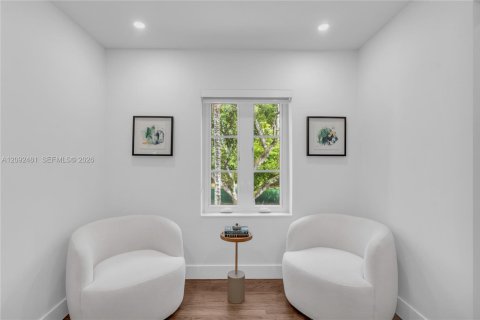 House in Coral Gables, Florida 4 bedrooms, 250.65 sq.m. № 2385531 - photo 29