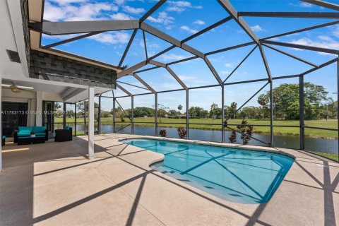 Casa en venta en Tamarac, Florida, 3 dormitorios, 155.7 m2 № 1712476 - foto 1
