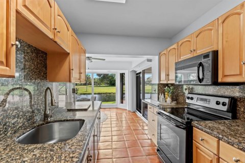 Casa en venta en Tamarac, Florida, 3 dormitorios, 155.7 m2 № 1712476 - foto 5