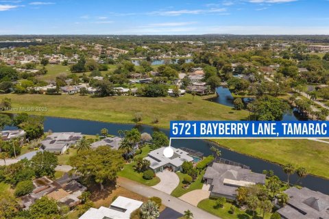 Casa en venta en Tamarac, Florida, 3 dormitorios, 155.7 m2 № 1712476 - foto 25