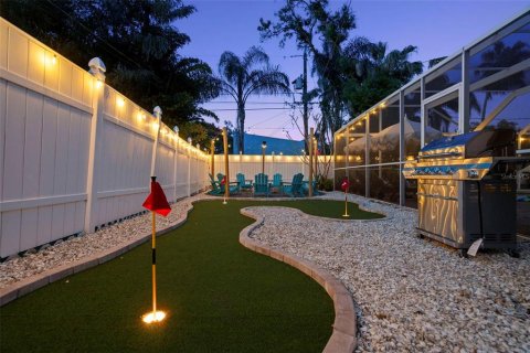House in Clearwater, Florida 4 bedrooms, 145.76 sq.m. № 1769161 - photo 6