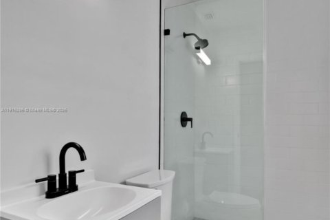 Снять в аренду квартиру в Корал-Гейблс, Флорида 1 спальня, 111.48м2, № 1971550 - фото 14