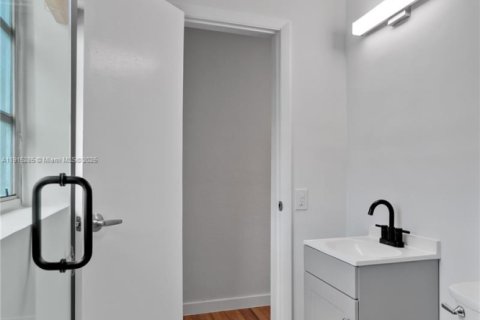 Снять в аренду квартиру в Корал-Гейблс, Флорида 1 спальня, 111.48м2, № 1971550 - фото 15