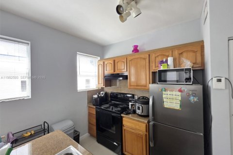 Condominio en alquiler en Miami Beach, Florida, 45.52 m2 № 2049222 - foto 3