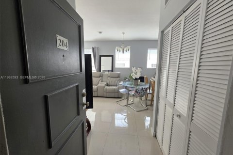 Condominio en alquiler en Miami Beach, Florida, 45.52 m2 № 2049222 - foto 2