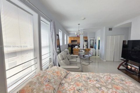 Condominio en alquiler en Miami Beach, Florida, 45.52 m2 № 2049222 - foto 12