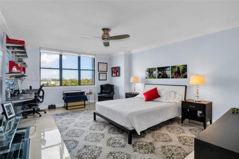 Купить кондоминиум в Майами, Флорида 2 спальни, 181.16м2, № 2051394 - фото 24