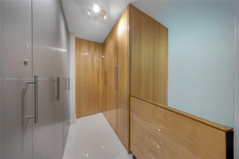 Condo in Bal Harbour, Florida, 2 bedrooms  № 1895758 - photo 20