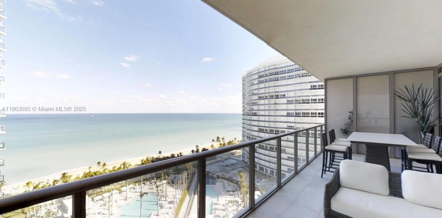 Condo in Bal Harbour, Florida, 2 bedrooms  № 1895758
