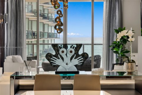 Condo in Bal Harbour, Florida, 2 bedrooms  № 1895758 - photo 15