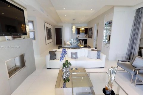 Condo in Bal Harbour, Florida, 2 bedrooms  № 1895758 - photo 3