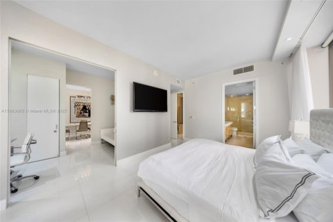 Condo in Bal Harbour, Florida, 2 bedrooms  № 1895758 - photo 23