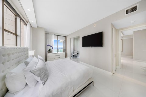 Condo in Bal Harbour, Florida, 2 bedrooms  № 1895758 - photo 21