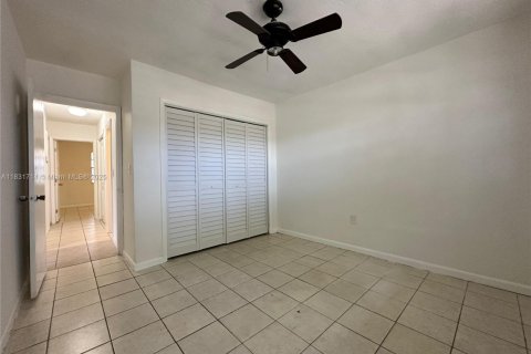 Propiedad comercial en venta en Cutler Bay, Florida, 207.92 m2 № 1809629 - foto 9