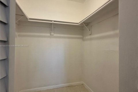 Propiedad comercial en venta en Cutler Bay, Florida, 207.92 m2 № 1809629 - foto 14