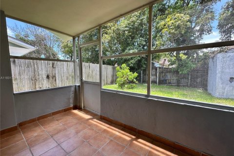 Propiedad comercial en venta en Cutler Bay, Florida, 207.92 m2 № 1809629 - foto 7
