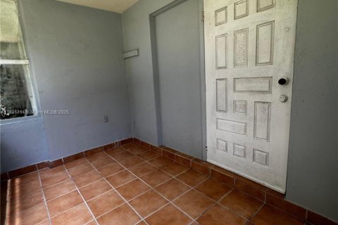 Propiedad comercial en venta en Cutler Bay, Florida, 207.92 m2 № 1809629 - foto 17