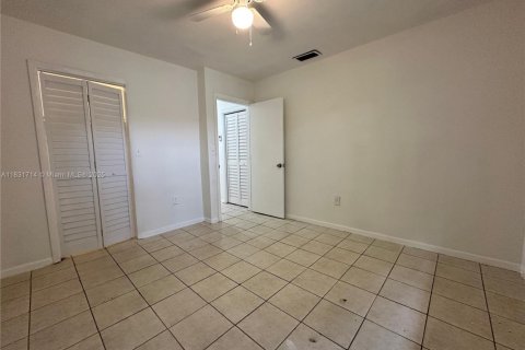 Propiedad comercial en venta en Cutler Bay, Florida, 207.92 m2 № 1809629 - foto 13