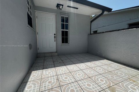 Propiedad comercial en venta en Cutler Bay, Florida, 207.92 m2 № 1809629 - foto 19