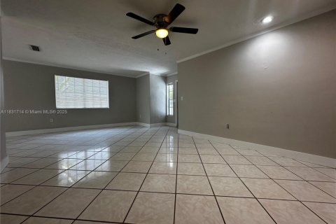 Propiedad comercial en venta en Cutler Bay, Florida, 207.92 m2 № 1809629 - foto 21