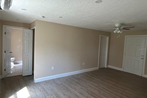 Immobilier commercial à vendre à Leesburg, Floride: 8 chambres, 279.54 m2 № 2295008 - photo 13