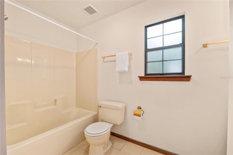 House in Gainesville, Florida 3 bedrooms, 168.34 sq.m. № 2109703 - photo 27