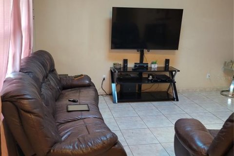 Propiedad comercial en venta en Kissimmee, Florida, 177.26 m2 № 1793214 - foto 6
