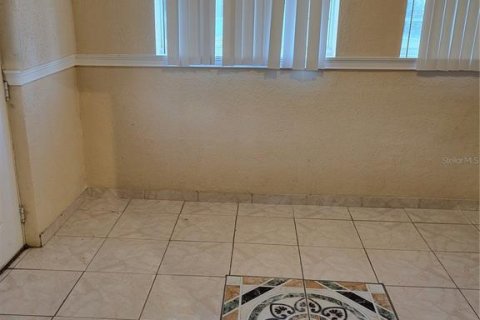 Propiedad comercial en venta en Kissimmee, Florida, 177.26 m2 № 1793214 - foto 10