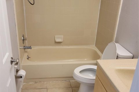 Propiedad comercial en venta en Kissimmee, Florida, 177.26 m2 № 1793214 - foto 22