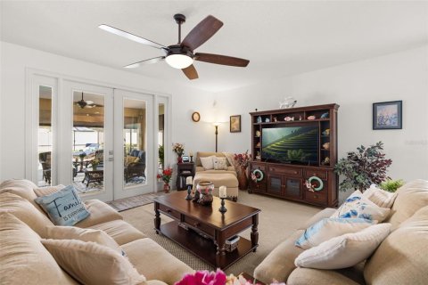 House in Howey-in-the-Hills, Florida 3 bedrooms, 219.16 sq.m. № 2200306 - photo 8