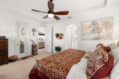 House in Howey-in-the-Hills, Florida 3 bedrooms, 219.16 sq.m. № 2200306 - photo 9