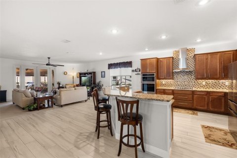House in Howey-in-the-Hills, Florida 3 bedrooms, 219.16 sq.m. № 2200306 - photo 7